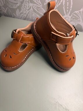 Classic Toddler Mary Jane Dress Shoes in Brown